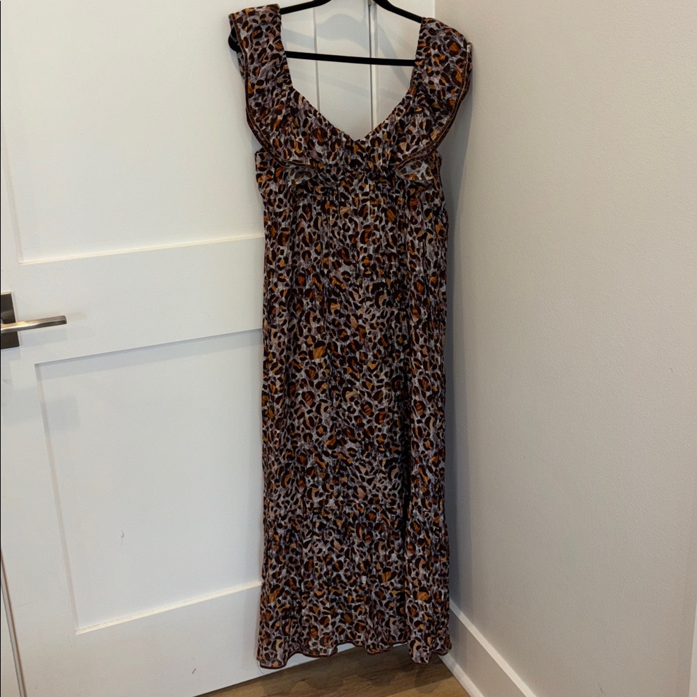 THML Flutter Sleeve Leopard Maxi Dress Medium NWT NEW Flowy Animal Print - Picture 5 of 11